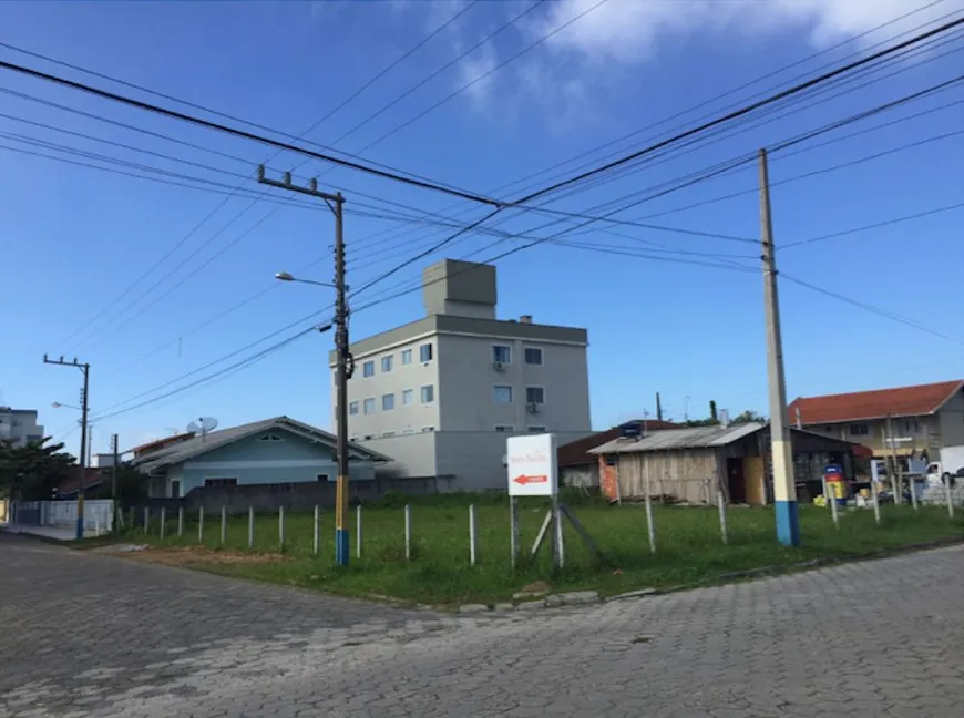 Foto 1 de Lote/Terreno à venda, 586m² em Gravata, Navegantes