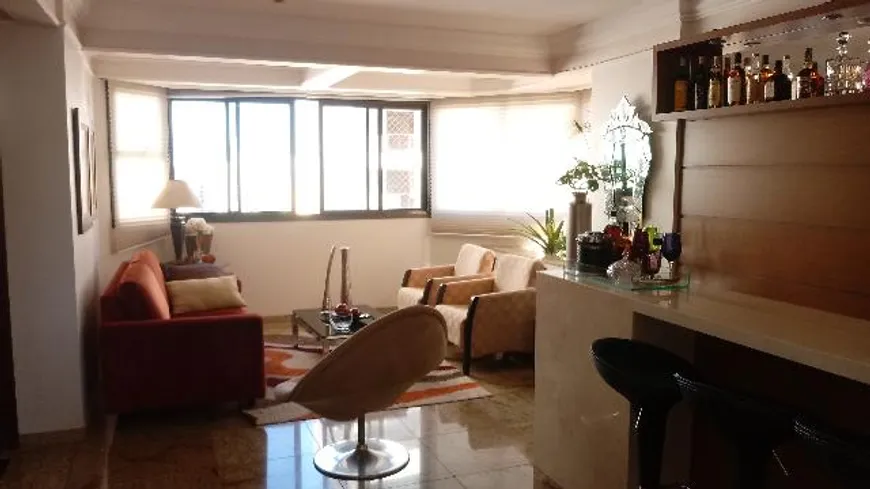 Foto 1 de Apartamento com 4 Quartos à venda, 206m² em Fundinho, Uberlândia