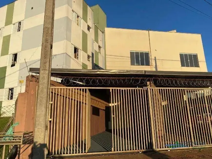 Foto 1 de Casa com 2 Quartos para alugar, 60m² em Jardim Strass, Londrina