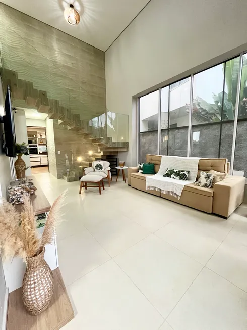 Foto 1 de Casa de Condomínio com 4 Quartos à venda, 205m² em Pirangi do Norte, Parnamirim