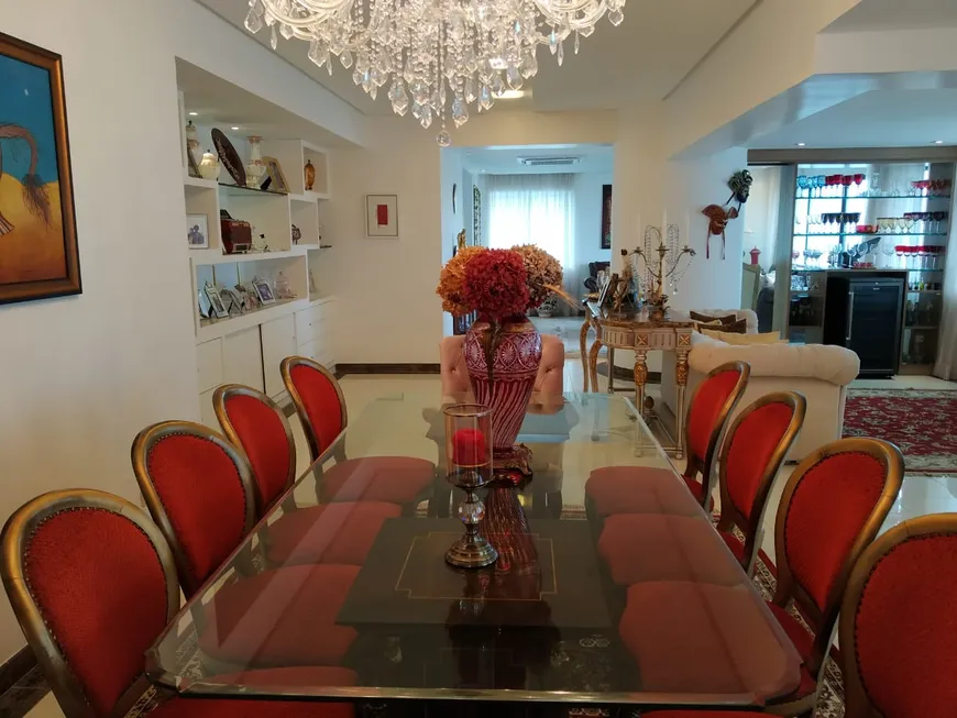 Foto 1 de Apartamento com 4 Quartos à venda, 326m² em Casa Forte, Recife