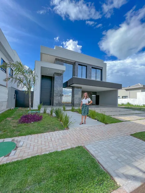 Foto 1 de Casa de Condomínio com 4 Quartos à venda, 257m² em Ribeirão do Lipa, Cuiabá