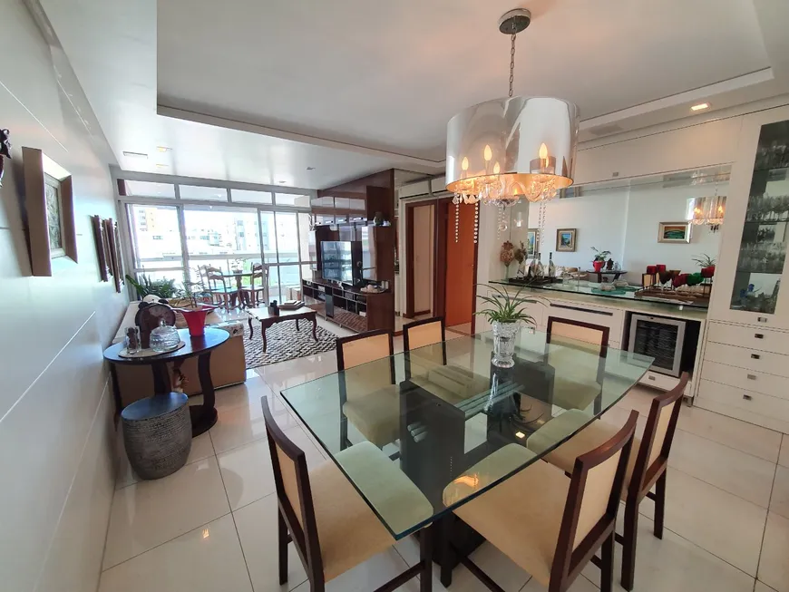 Foto 1 de Apartamento com 3 Quartos para alugar, 155m² em Praia do Canto, Vitória