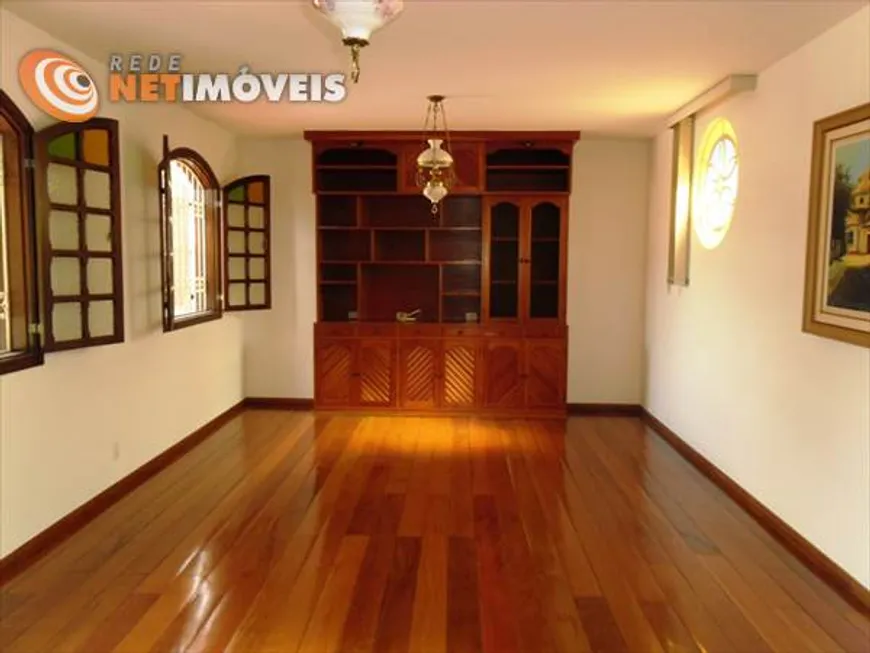Foto 1 de Casa com 3 Quartos à venda, 190m² em Caiçaras, Belo Horizonte