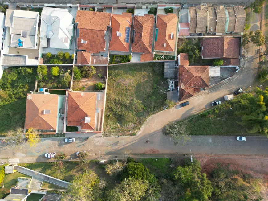 Foto 1 de Lote/Terreno à venda, 366m² em Solar Dos Lagos, São Lourenço