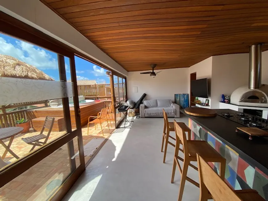 Foto 1 de Casa com 6 Quartos à venda, 245m² em Praia do Forte, Mata de São João