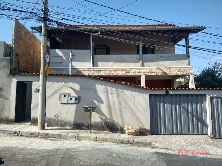 Foto 1 de Casa com 4 Quartos à venda, 180m² em Mantiqueira, Belo Horizonte