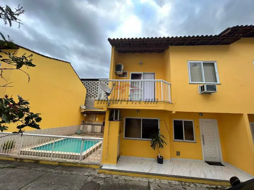 Foto 1 de Casa de Condomínio com 3 Quartos à venda, 100m² em Taquara, Rio de Janeiro