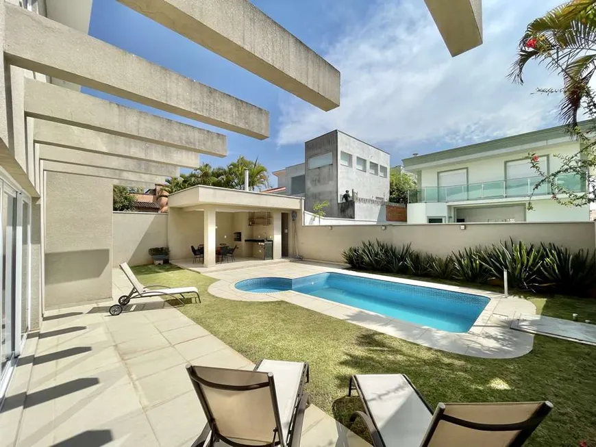 Foto 1 de Casa de Condomínio com 4 Quartos à venda, 385m² em Sao Paulo II, Cotia