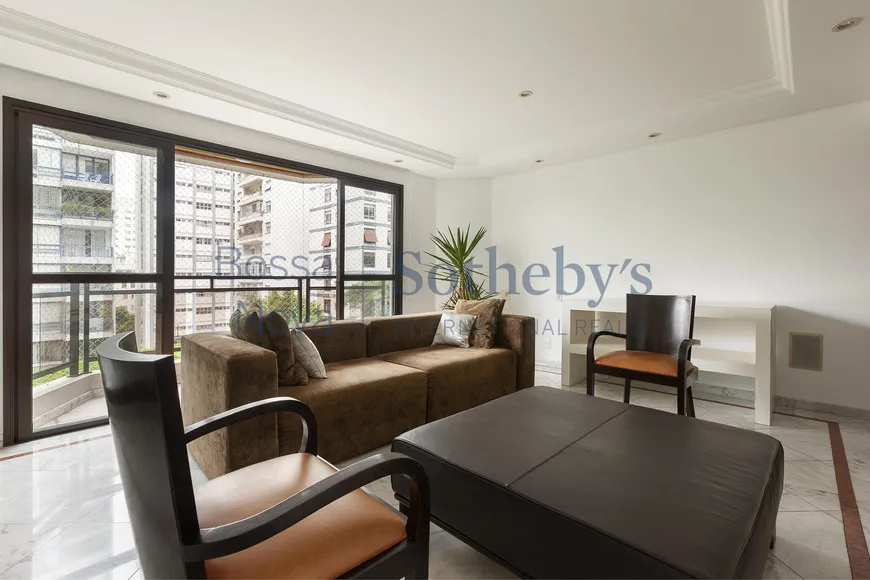 Foto 1 de Apartamento com 3 Quartos à venda, 160m² em Higienópolis, São Paulo