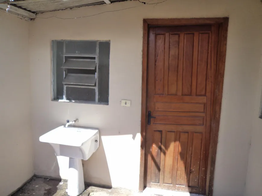 Foto 1 de Casa com 2 Quartos para alugar, 40m² em Guatupe, São José dos Pinhais