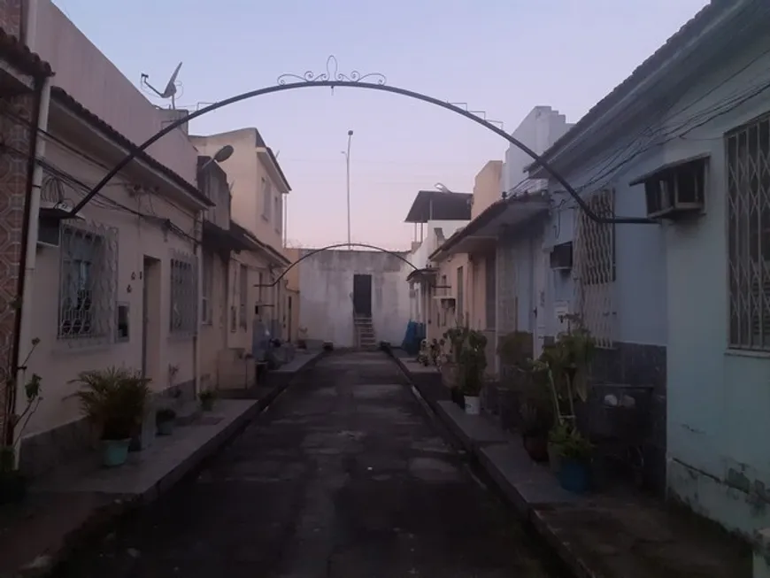 Foto 1 de Casa com 2 Quartos à venda, 56m² em Ramos, Rio de Janeiro