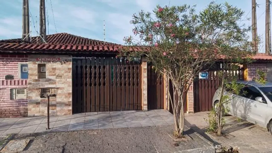 Foto 1 de Casa com 2 Quartos à venda, 72m² em Jardim Bopiranga, Itanhaém