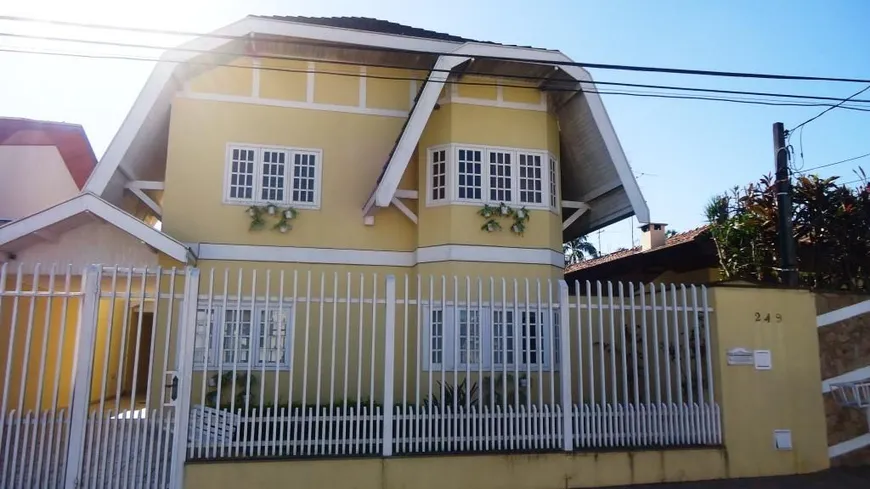 Foto 1 de Casa com 3 Quartos à venda, 450m² em Parque Residencial Bom Conselho, Taubaté