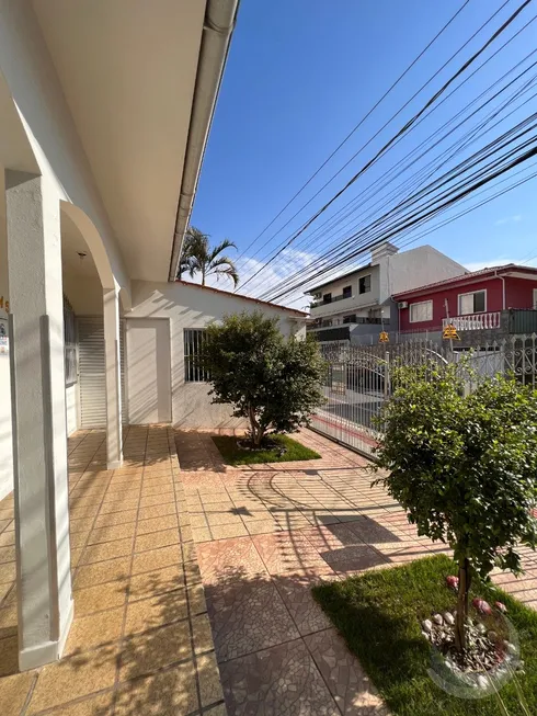 Foto 1 de Casa com 3 Quartos à venda, 211m² em Barreiros, São José