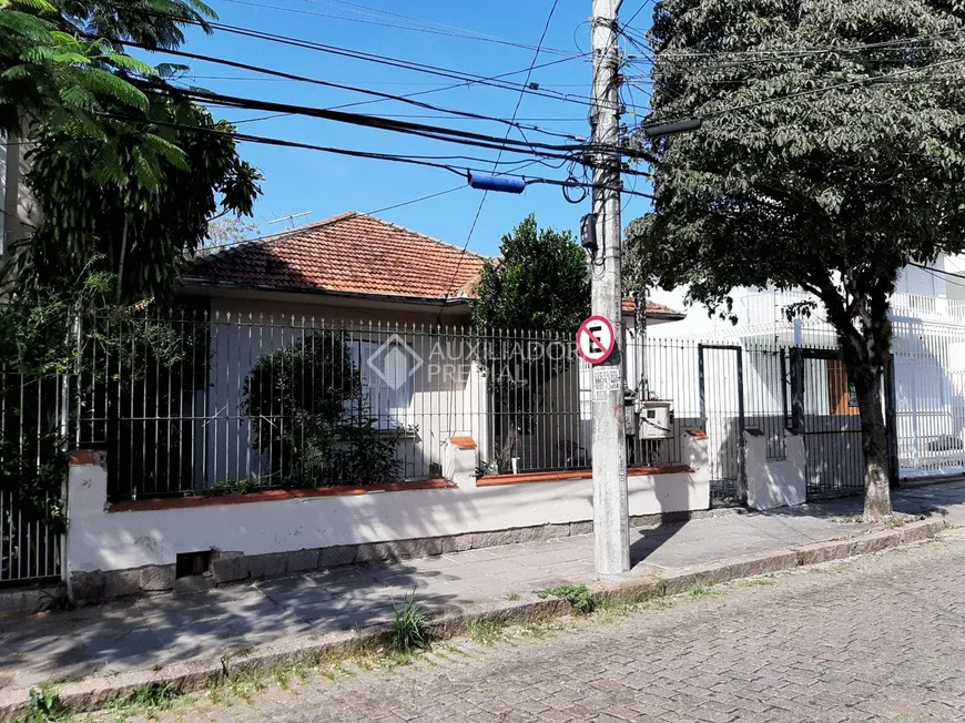 Foto 1 de Casa com 3 Quartos à venda, 250m² em Santo Antônio, Porto Alegre