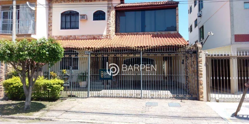 Foto 1 de Casa com 4 Quartos à venda, 300m² em  Vila Valqueire, Rio de Janeiro