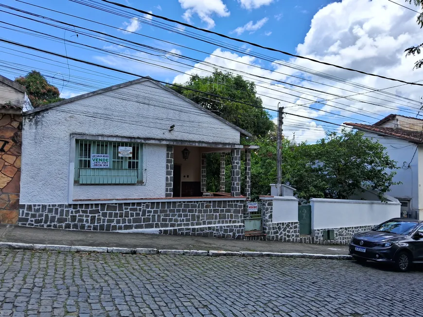 Foto 1 de Casa com 3 Quartos à venda, 120m² em Centro, Vassouras