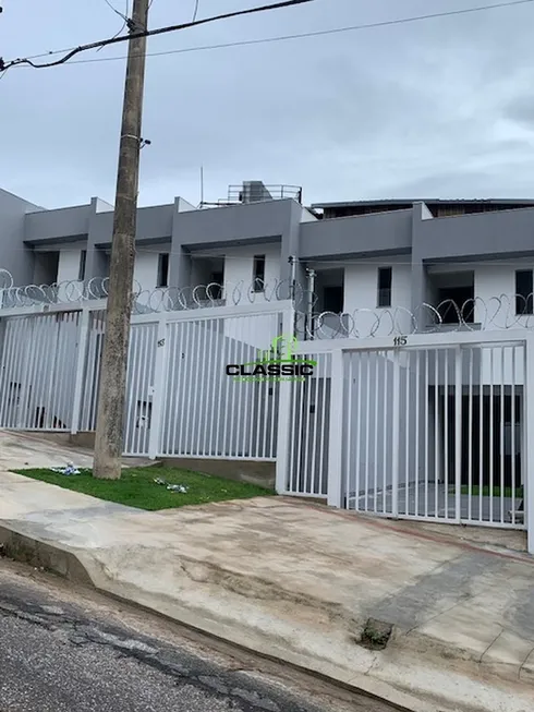 Foto 1 de Casa com 2 Quartos à venda, 68m² em Planalto, Belo Horizonte