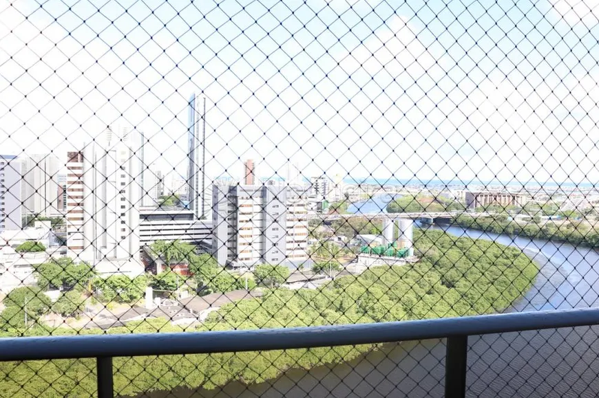 Foto 1 de Apartamento com 4 Quartos à venda, 201m² em Ilha do Retiro, Recife