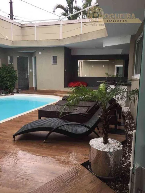 Foto 1 de Casa com 3 Quartos à venda, 230m² em Jardim Guaruja, São Paulo