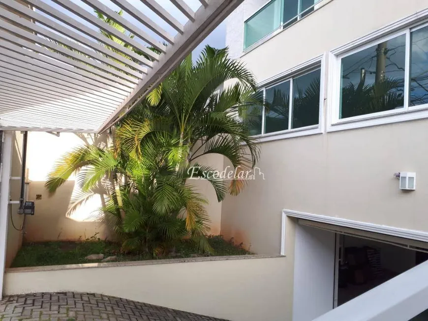 Foto 1 de Casa de Condomínio com 4 Quartos à venda, 400m² em Horto Florestal, São Paulo