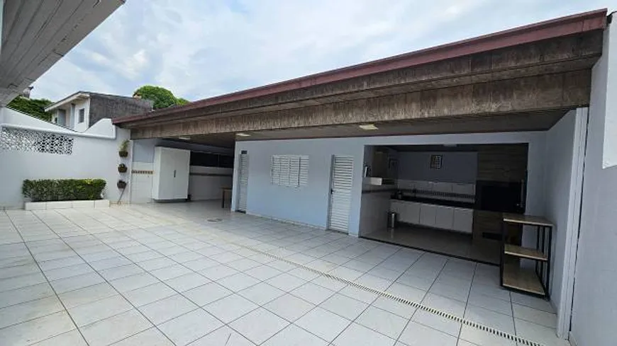 Foto 1 de Casa com 3 Quartos à venda, 200m² em Dom Pedro I, Manaus