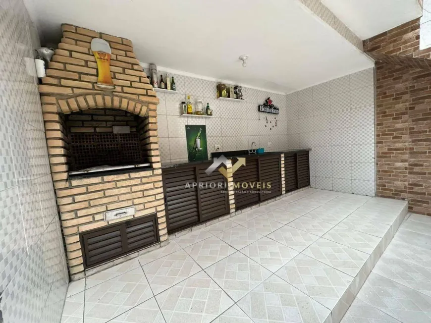 Foto 1 de Sobrado com 3 Quartos à venda, 188m² em Vila Scarpelli, Santo André