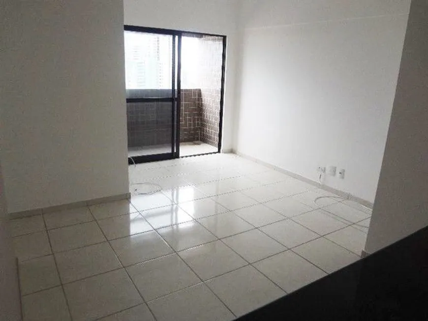 Foto 1 de Apartamento com 3 Quartos à venda, 60m² em Santo Antônio, Recife