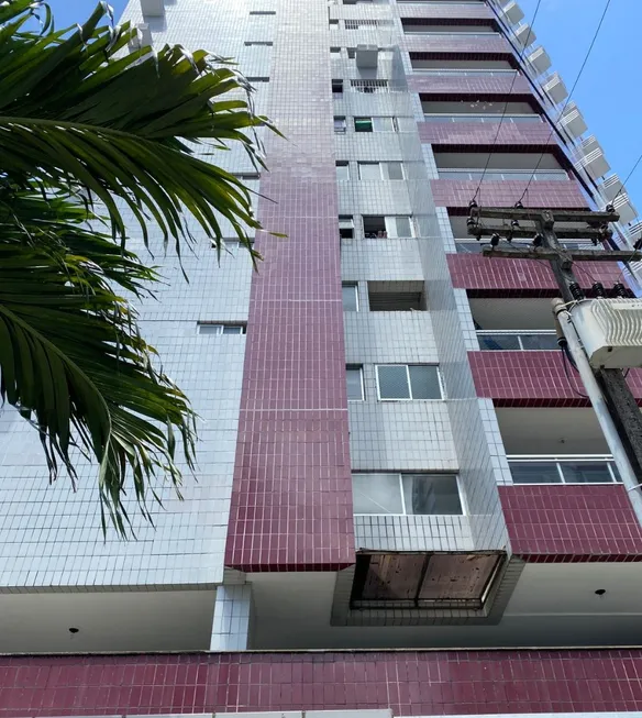 Foto 1 de Apartamento com 3 Quartos à venda, 77m² em Prado, Recife