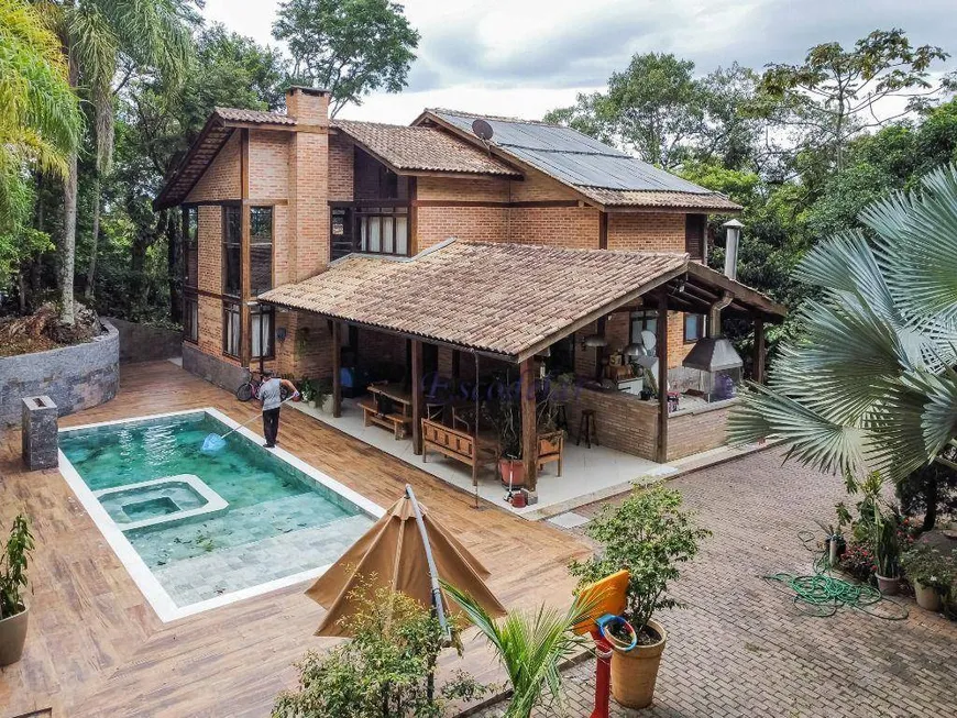 Foto 1 de Casa com 3 Quartos à venda, 300m² em Parque Petrópolis, Mairiporã