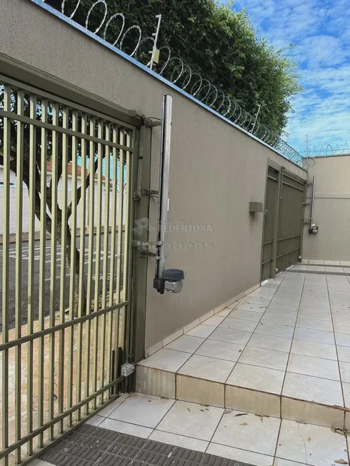 Foto 1 de Casa com 4 Quartos à venda, 280m² em Vila Anchieta, São José do Rio Preto