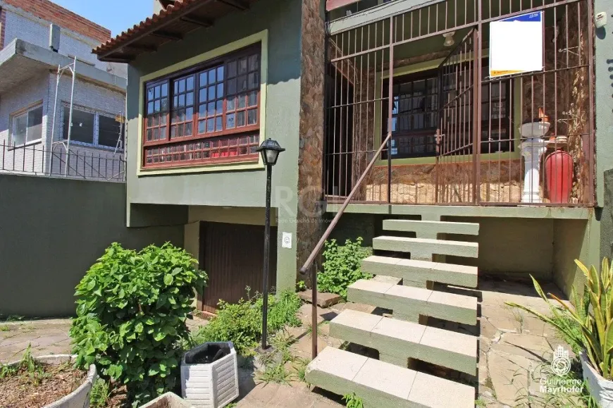 Foto 1 de Casa com 4 Quartos à venda, 203m² em Petrópolis, Porto Alegre