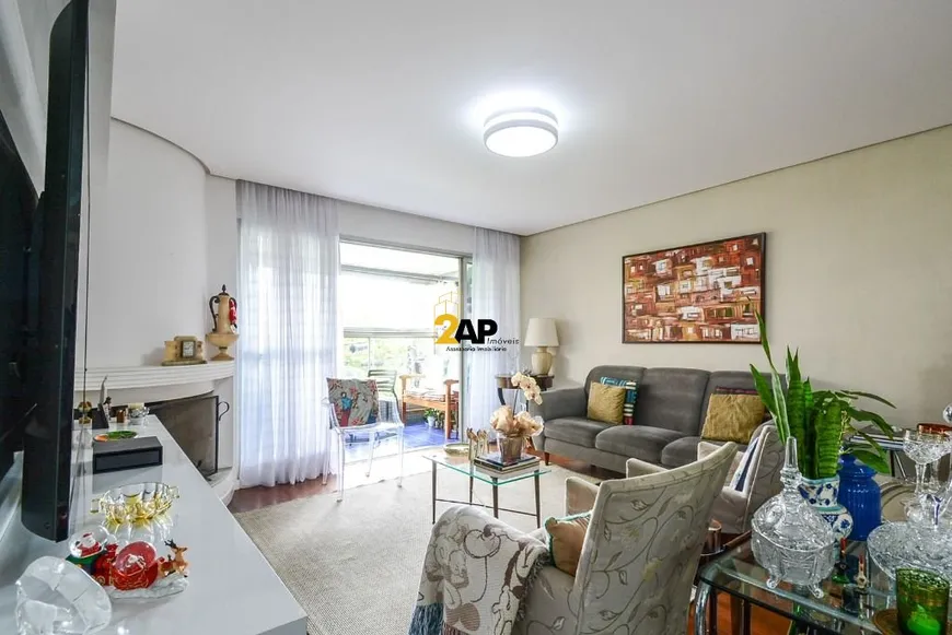 Foto 1 de Apartamento com 3 Quartos à venda, 133m² em Real Parque, São Paulo