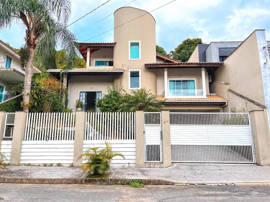 Foto 1 de Casa com 3 Quartos à venda, 252m² em Amizade, Jaraguá do Sul