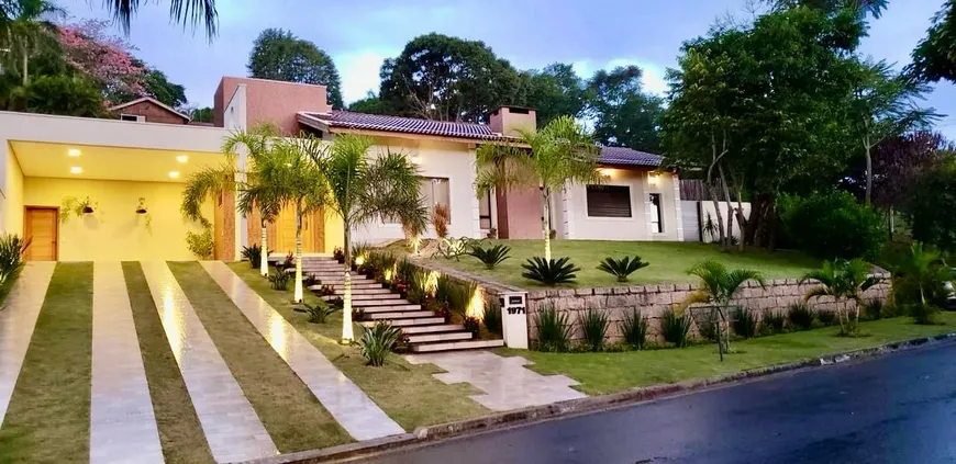 Foto 1 de Casa de Condomínio com 3 Quartos à venda, 347m² em Bairro Marambaia, Vinhedo