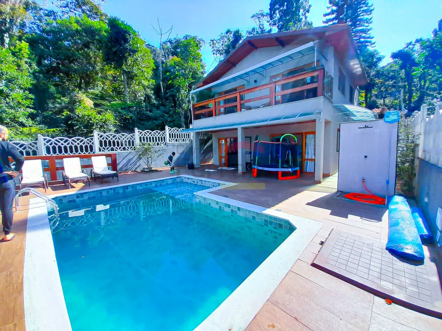 Foto 1 de Casa de Condomínio com 3 Quartos à venda, 200m² em Serra da Cantareira, Mairiporã