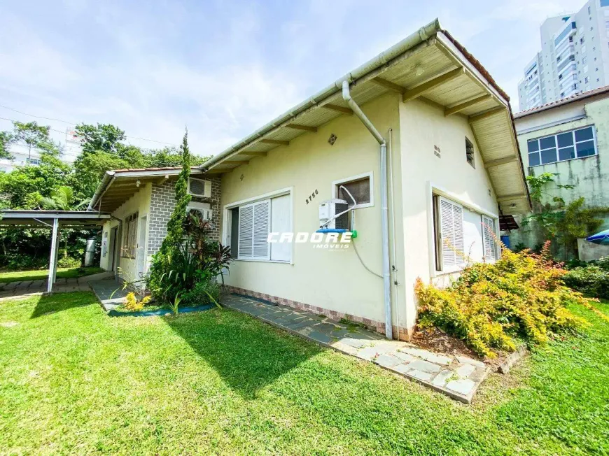 Foto 1 de Casa com 5 Quartos para alugar, 170m² em Vila Nova, Blumenau