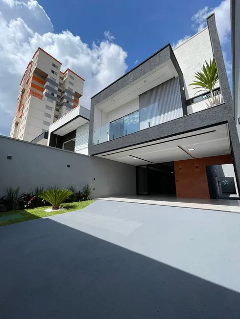 Foto 1 de Sobrado com 3 Quartos à venda, 212m² em Cidade Jardim, Goiânia