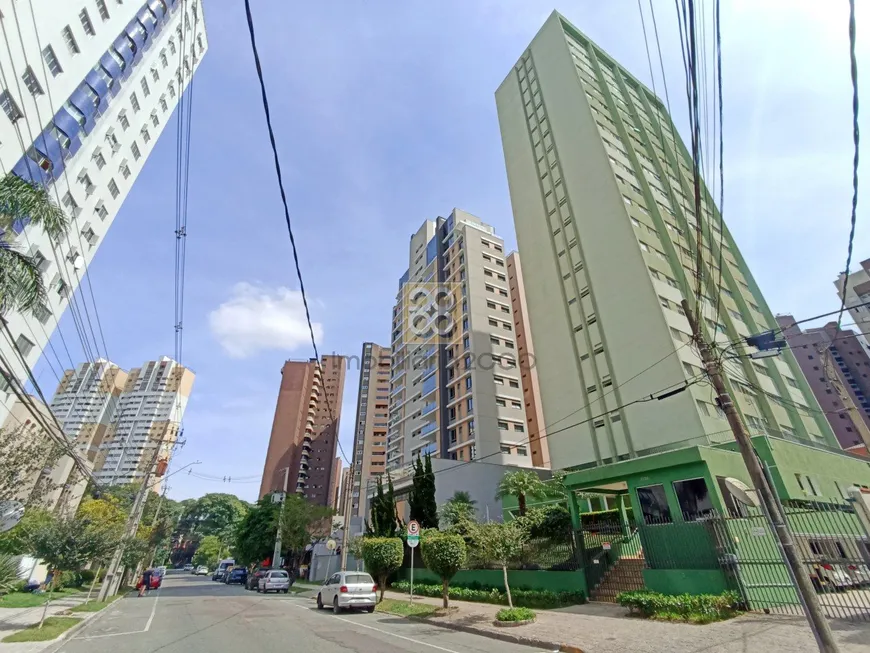 Foto 1 de Apartamento com 2 Quartos para alugar, 51m² em Água Verde, Curitiba