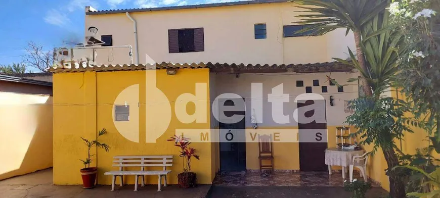 Foto 1 de Casa com 3 Quartos à venda, 225m² em São Jorge, Uberlândia