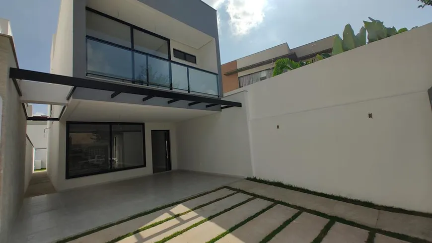 Foto 1 de Casa com 3 Quartos à venda, 175m² em Jardim Amália, Volta Redonda