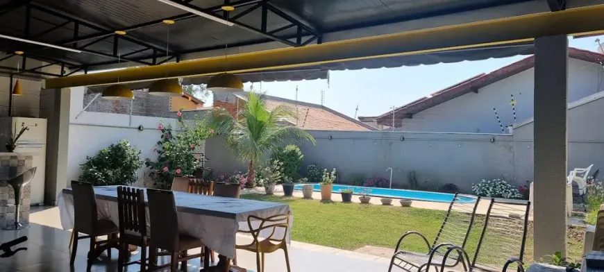 Foto 1 de Casa de Condomínio com 4 Quartos à venda, 210m² em Jardim Industriário, Cuiabá