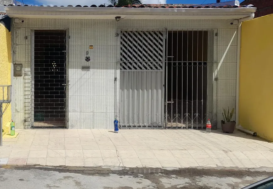 Foto 1 de Casa com 3 Quartos à venda, 130m² em Dezoito do Forte, Aracaju