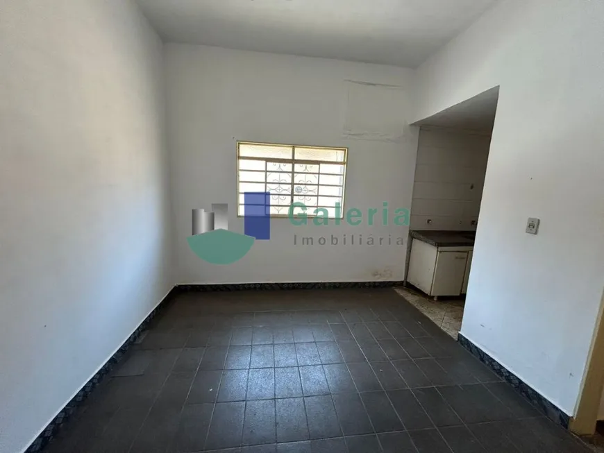 Foto 1 de Casa com 2 Quartos para alugar, 109m² em Vila Seixas, Ribeirão Preto