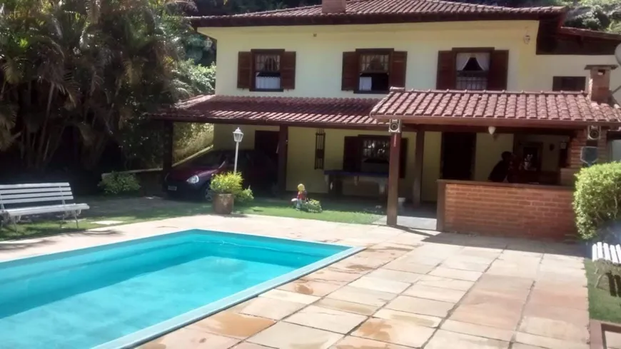 Foto 1 de Casa com 5 Quartos para venda ou aluguel, 150m² em Araras, Petrópolis