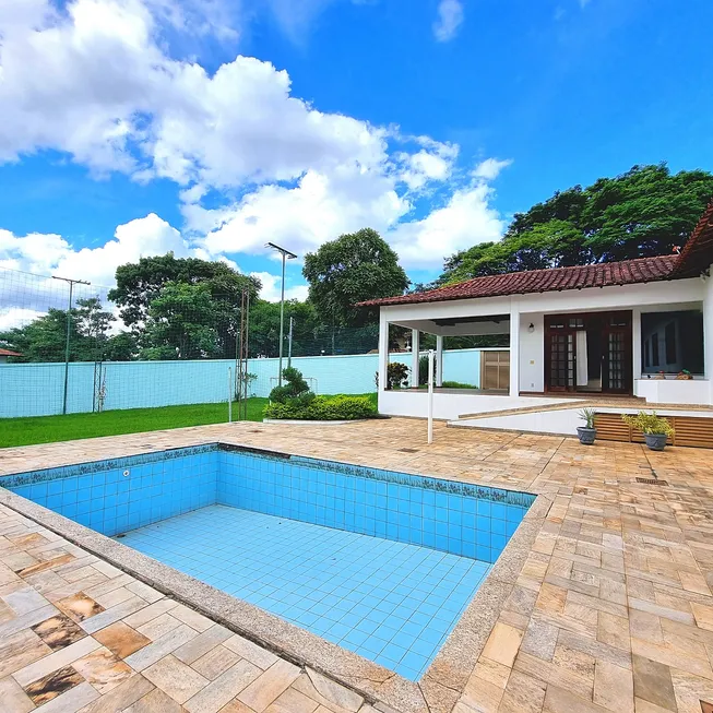 Foto 1 de Casa com 4 Quartos à venda, 280m² em São Luíz, Belo Horizonte