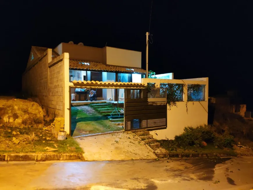 Foto 1 de Casa com 2 Quartos à venda, 200m² em Vila Nossa Senhora de Fátima, São João Del Rei