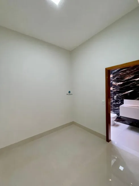 Foto 1 de Casa com 3 Quartos à venda, 189m² em Setor Laguna Parque, Trindade