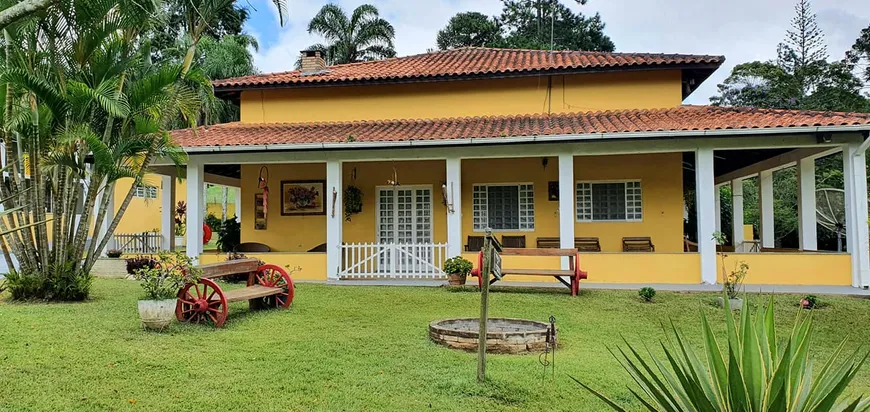 Foto 1 de Fazenda/Sítio com 3 Quartos à venda, 58000m² em Sabaúna, Mogi das Cruzes